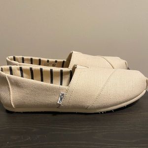 Women’s - Tom’s Canvas Shoes.  Size W10. Brand new